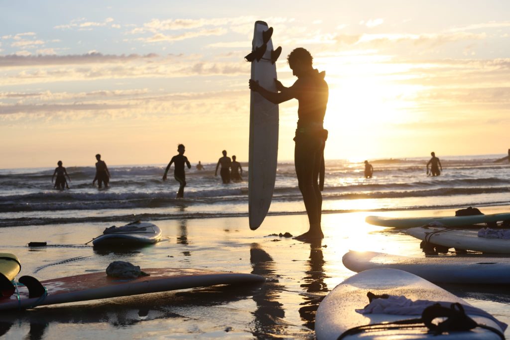 Aula de surf groms e evolution em Leça. Sunset